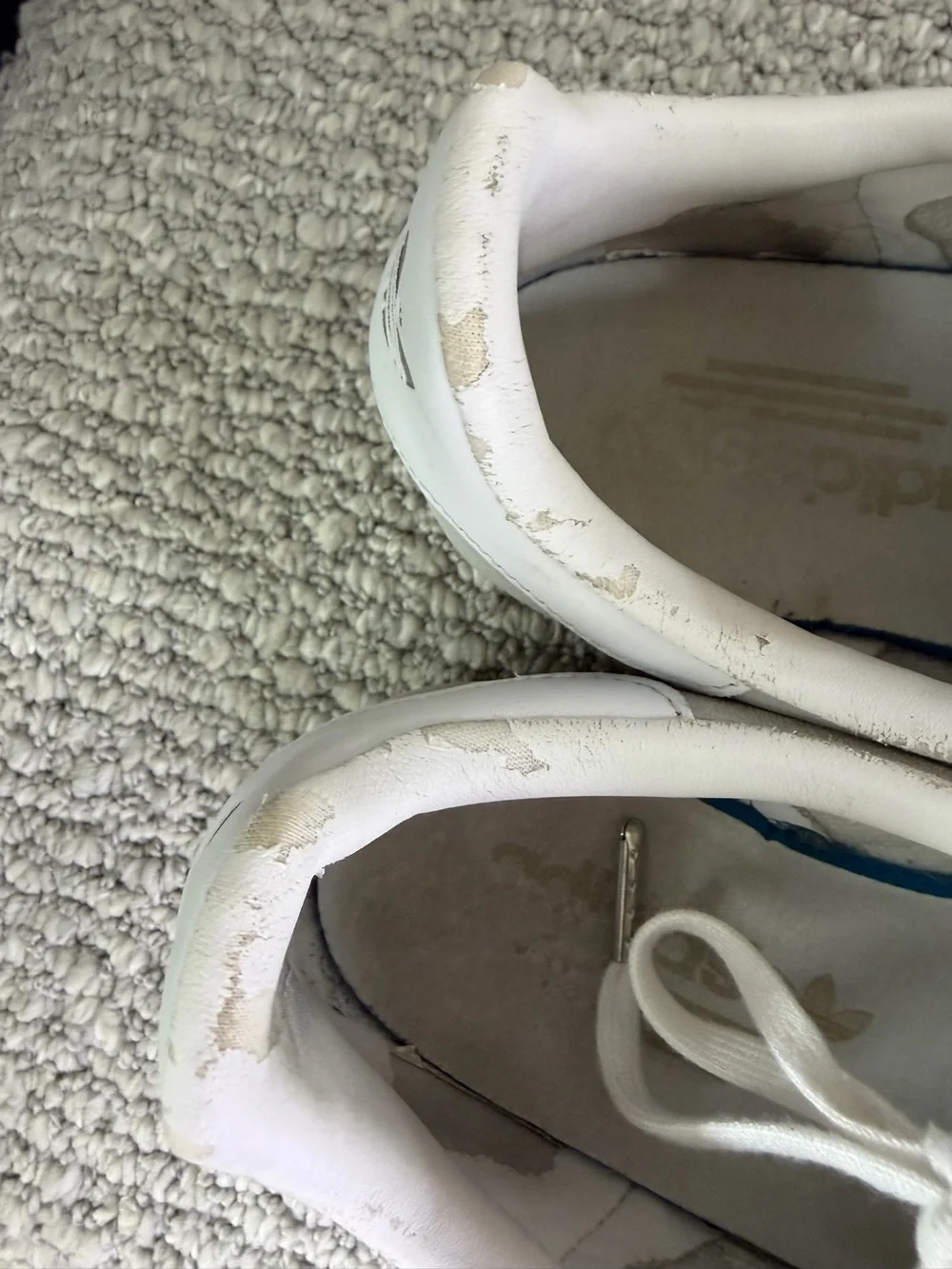 adidas Gazelle Suede Sneakers in Light Gray & White with Gum Sole Women’s Size 9 - Picture 10 of 13